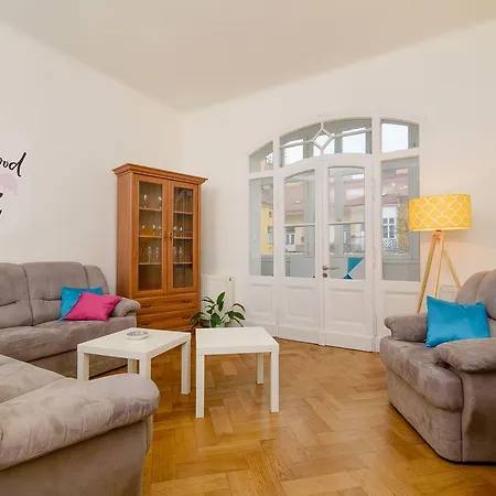 Apartment Karlin With Balcony Prag