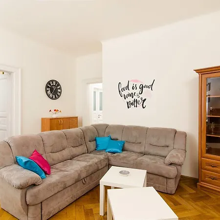 Apartment Karlin With Balcony